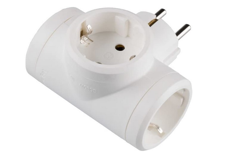 Adaptador Triple Con Entrada Lateral, Enchufe En Color Blanco, Potencia Máxima De Este Ladron Es De